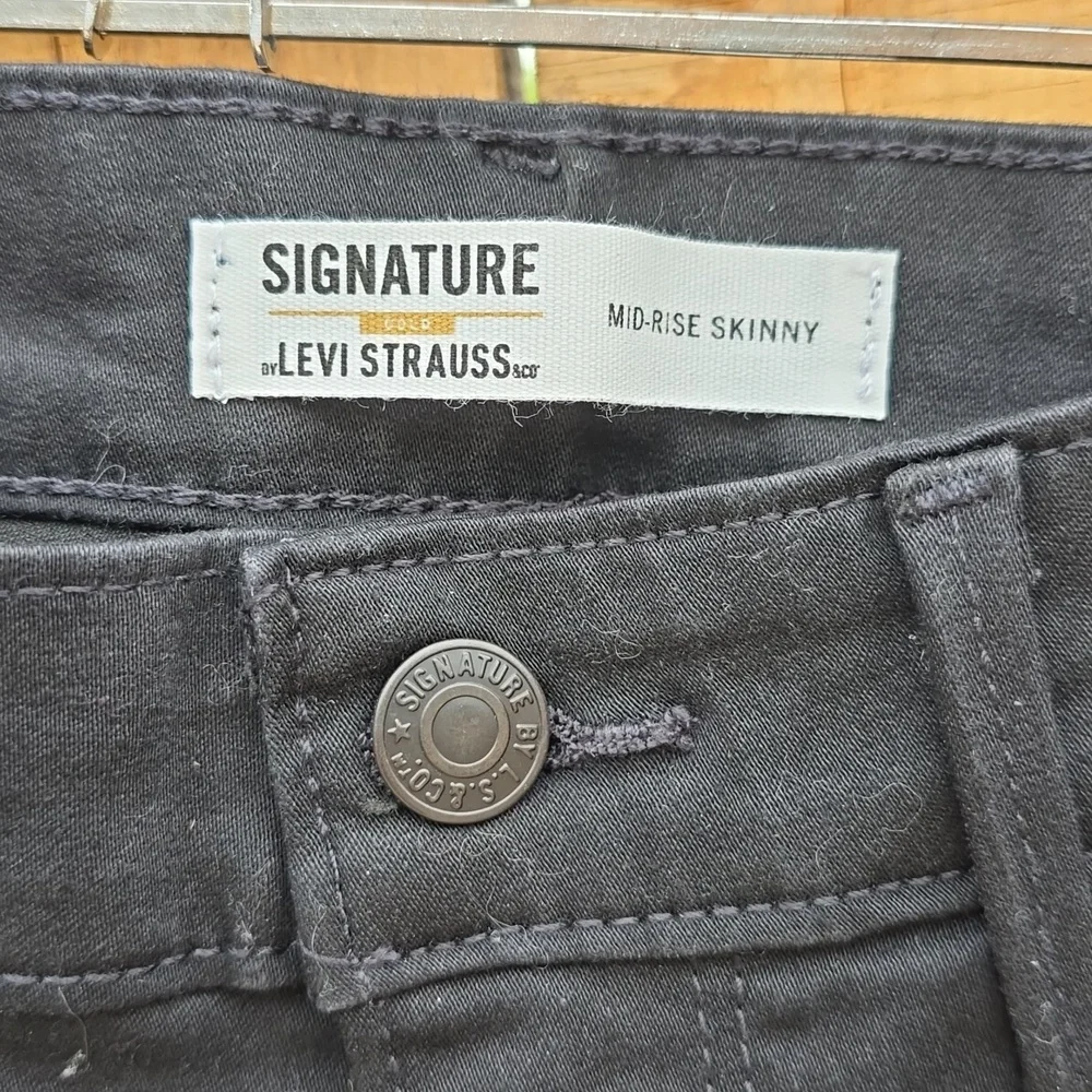 Signature Gold Levi Strauss Black Mid Rise Skinny Jeans 10S ** - Picture 4 of 7